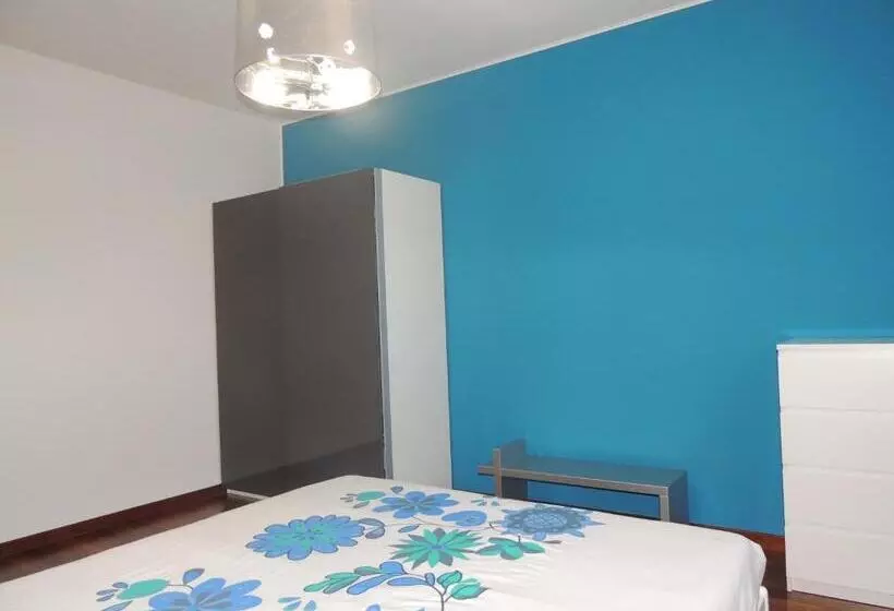 تختخواب و صبحانه Ross House