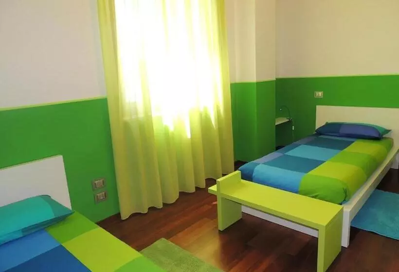 تختخواب و صبحانه Ross House