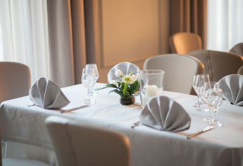 Отель Dei Fiori Restaurant Meeting & Spa
