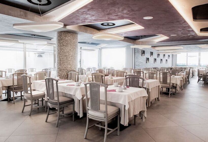 Отель Dei Fiori Restaurant Meeting & Spa