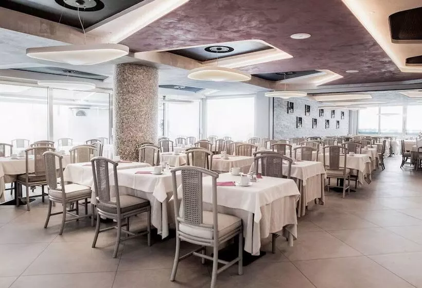 هتل Dei Fiori Restaurant  Meeting & Spa