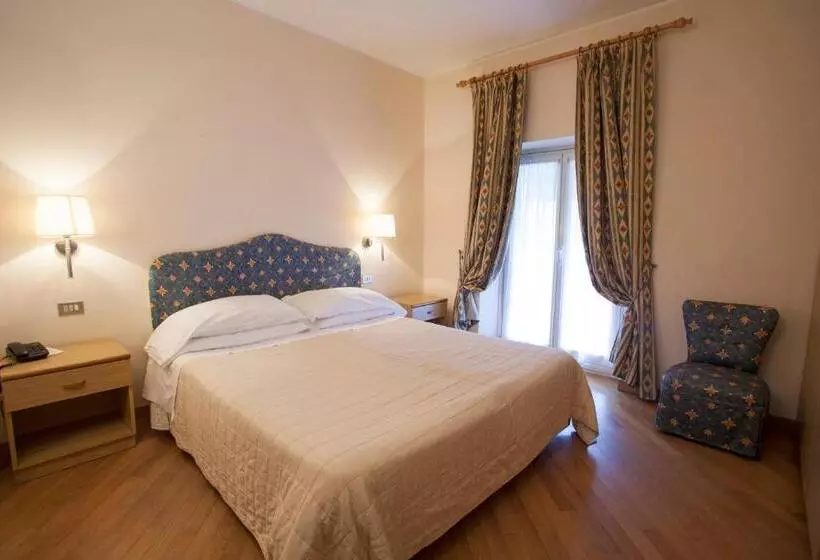 هتل Dei Fiori Restaurant  Meeting & Spa