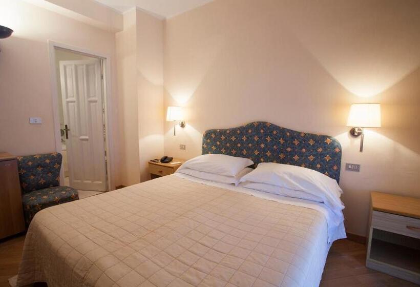 Отель Dei Fiori Restaurant Meeting & Spa