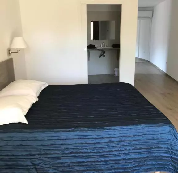 Hotelli Hôtel L'alivu