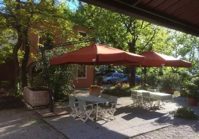 Hotelli Locanda Stella D'oro