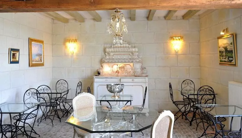 Hotelli Logis Demeure De La Vignole