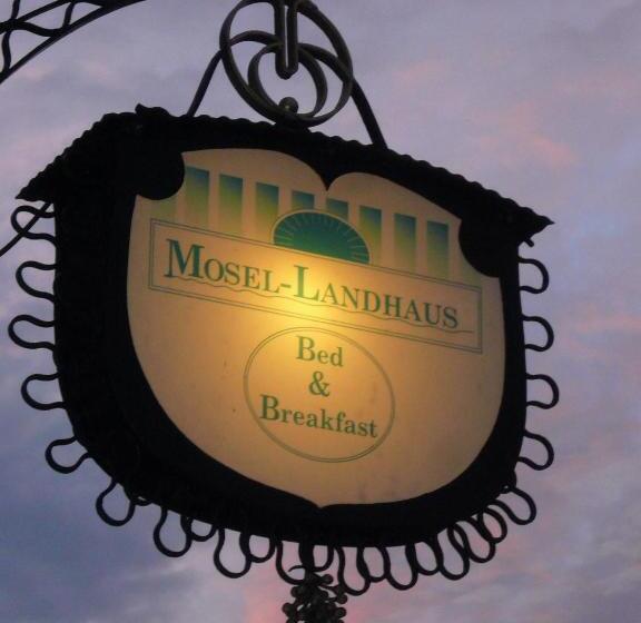 בית מלון כפרי Mosel Landhaus B&b