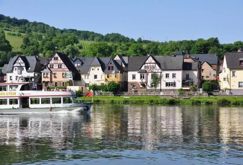 ホテル Mosel Landhaus B&b