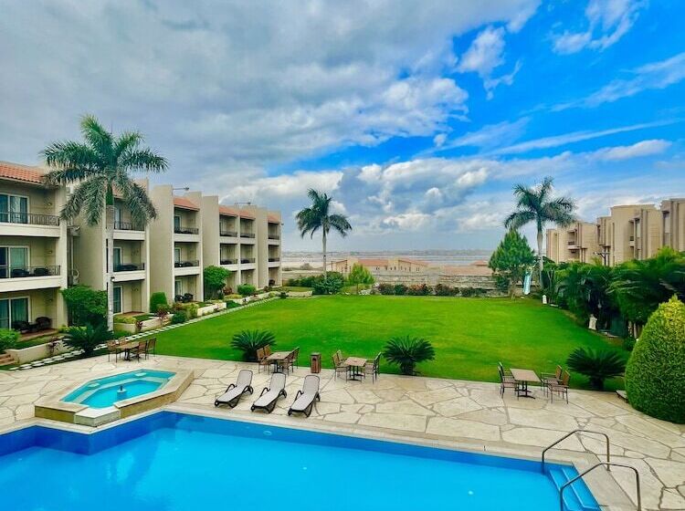 هتل Panacea Suites