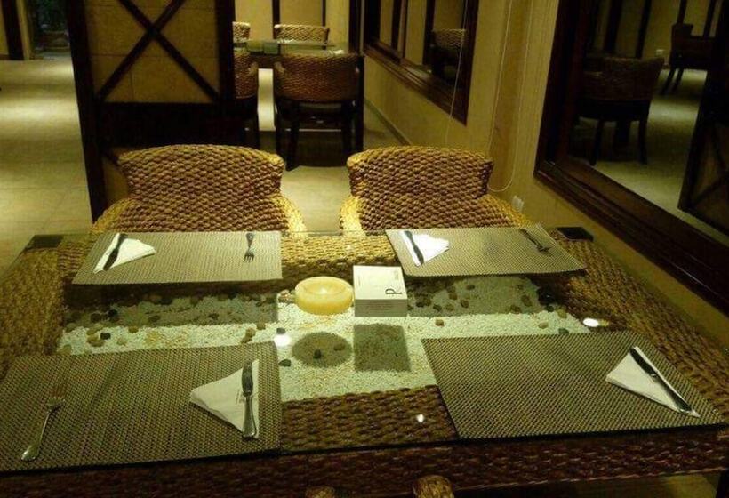 هتل Panacea Suites