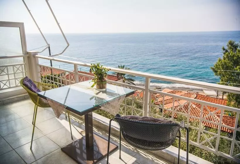 Maria Plomari Apartments