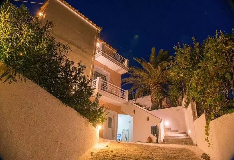 Maria Plomari Apartments