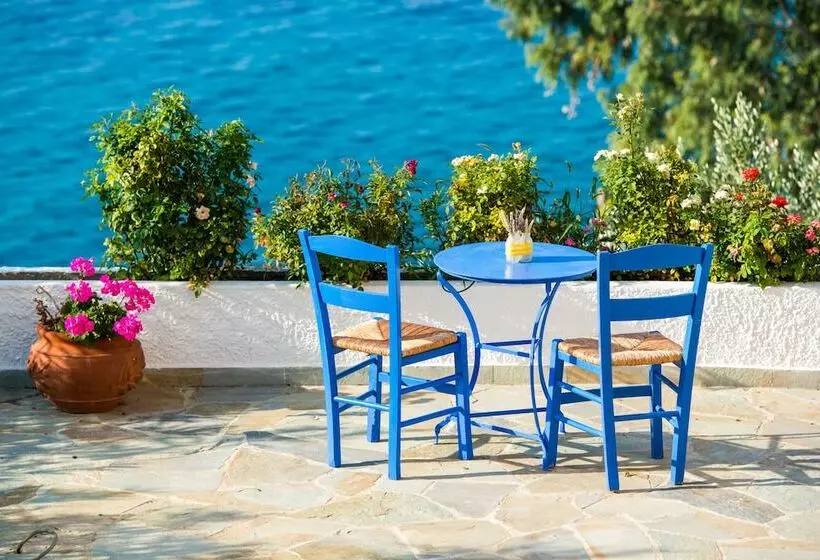 Maria Plomari Apartments