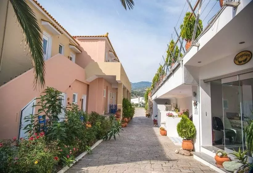 Maria Plomari Apartments