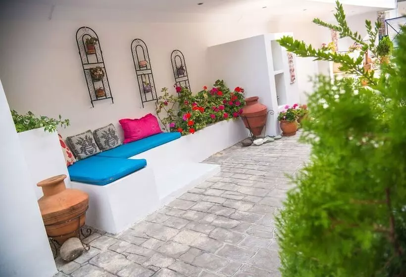 Maria Plomari Apartments