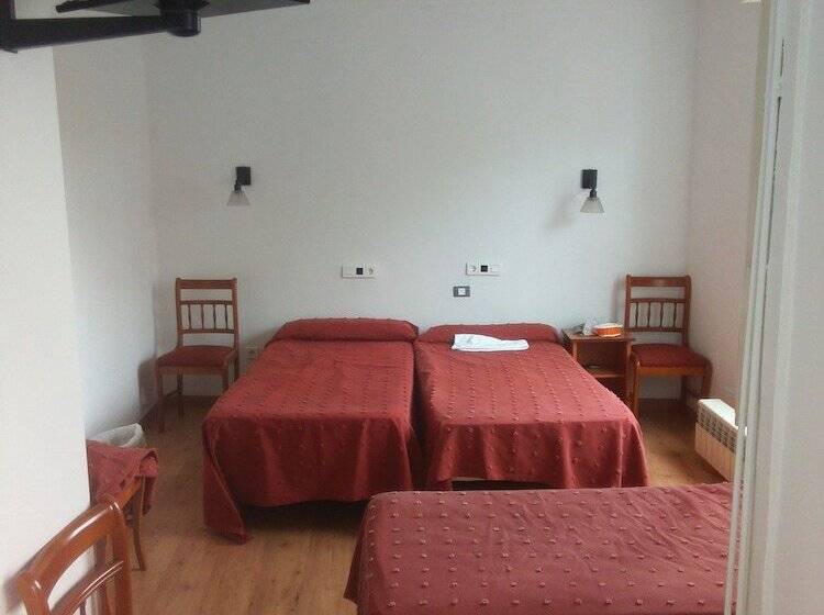 Albergue El Peregrín Hostel