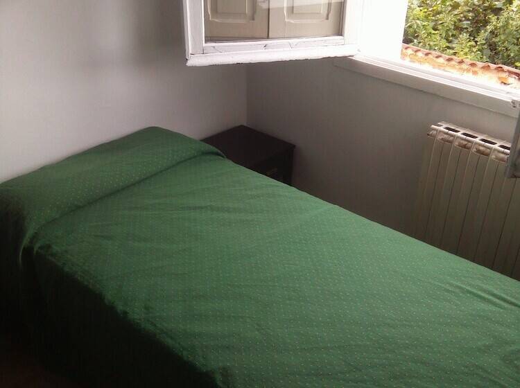 Albergue El Peregrín Hostel