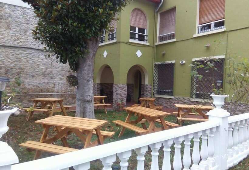 Albergue El Peregrín Hostel