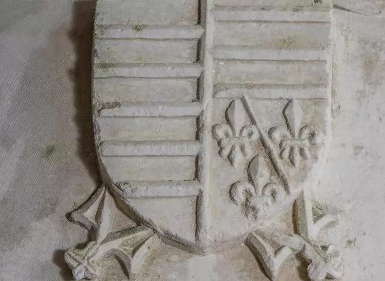 Aamiaismajoitus (B&B) Chateau De Champdolent