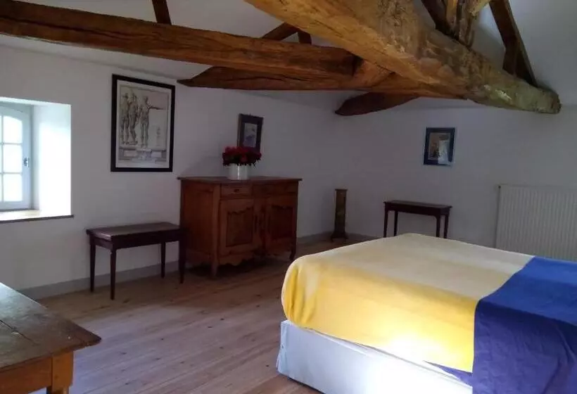 Aamiaismajoitus (B&B) Chateau De Champdolent