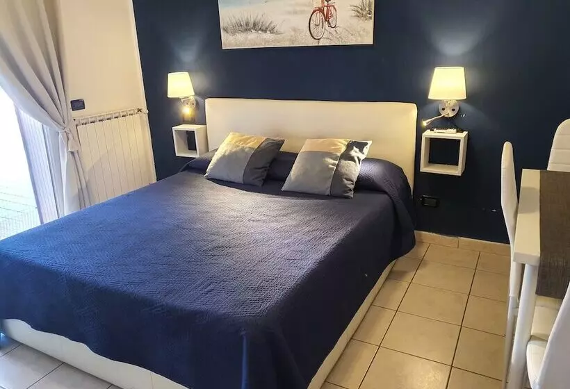 تختخواب و صبحانه Guest House Brezza Marina