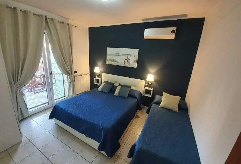 تختخواب و صبحانه Guest House Brezza Marina