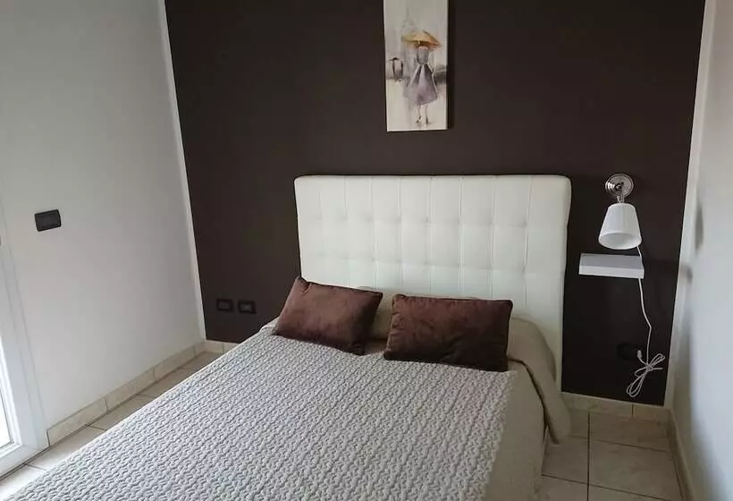 تختخواب و صبحانه Guest House Brezza Marina
