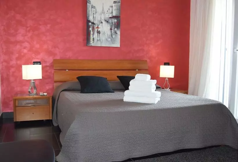 تختخواب و صبحانه Guest House Brezza Marina