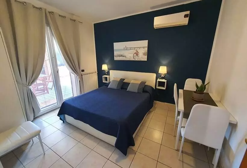 تختخواب و صبحانه Guest House Brezza Marina