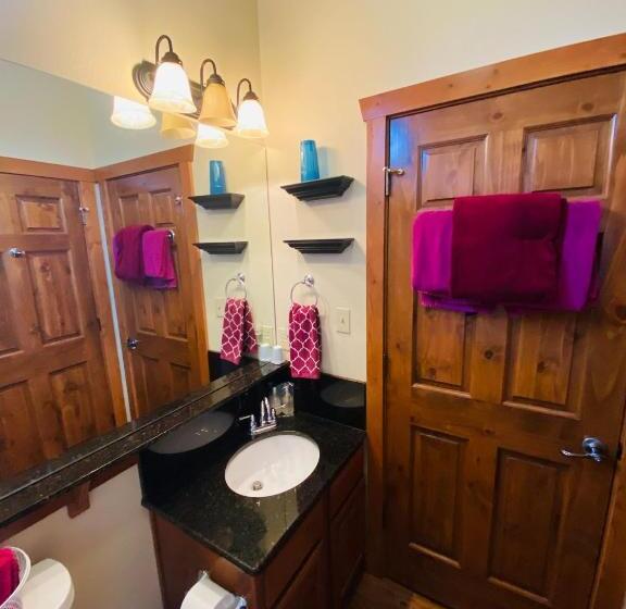 فندق All Seasons Treehouse Village