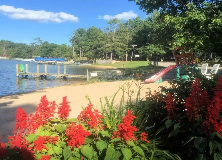 Hotelli Clear Lake Resort