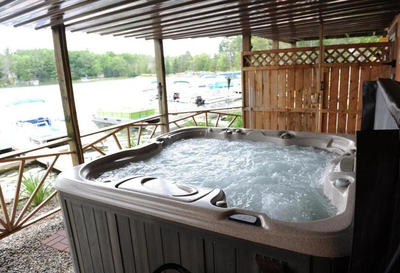 فندق Clear Lake Resort