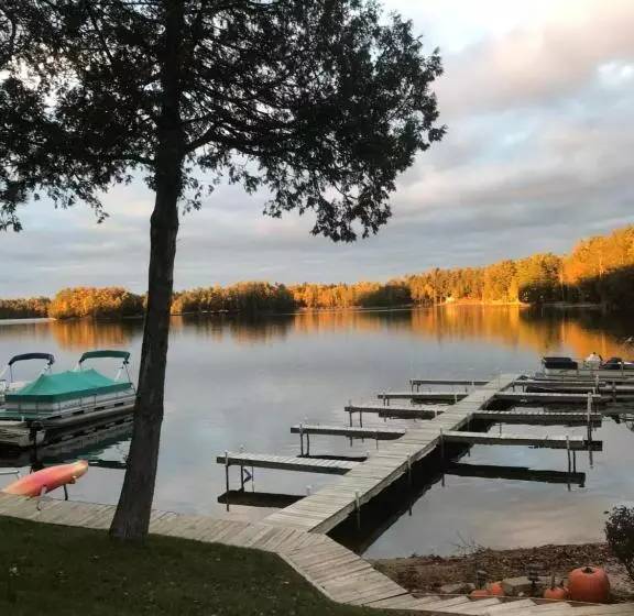 Hotelli Clear Lake Resort