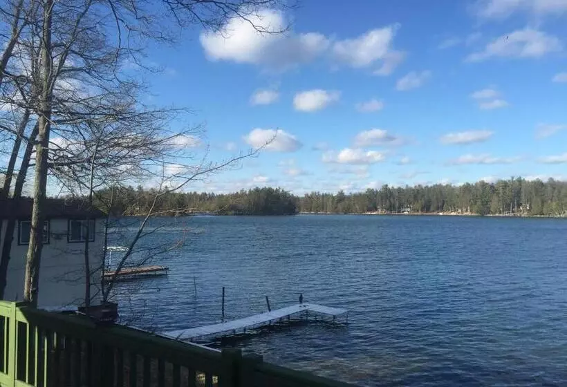 Hotelli Clear Lake Resort