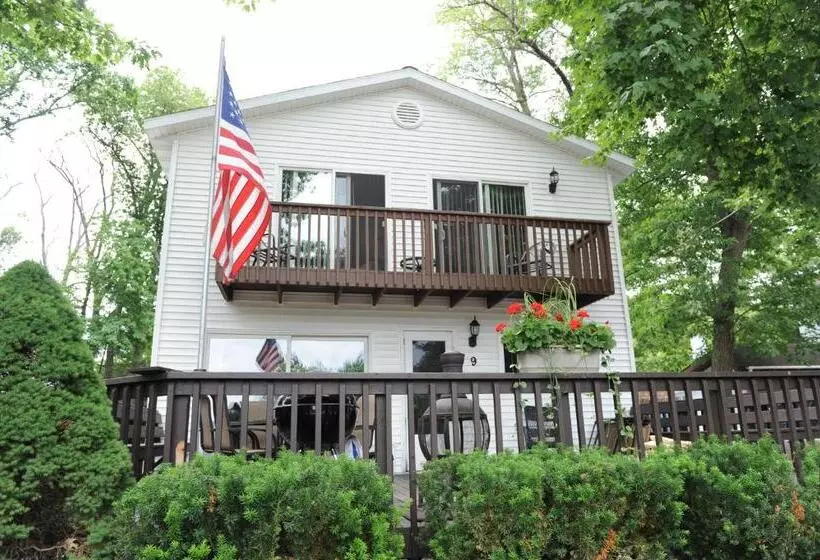 Hotelli Clear Lake Resort