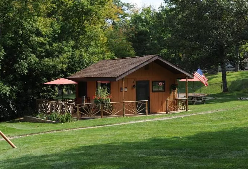 Hotelli Clear Lake Resort