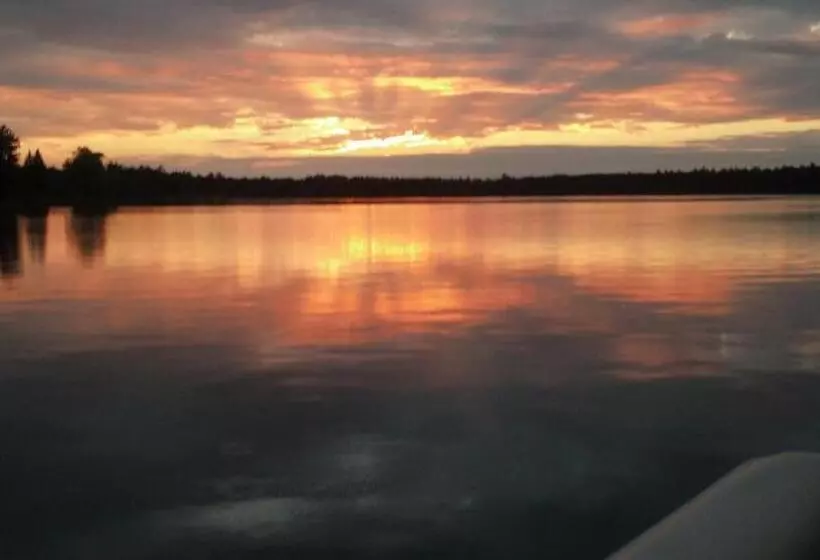 Hotelli Clear Lake Resort