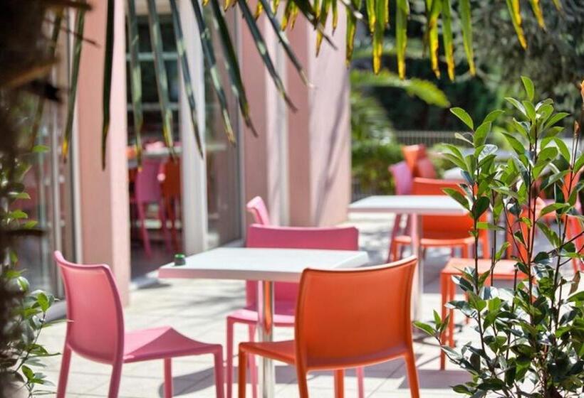 Отель Formule Club