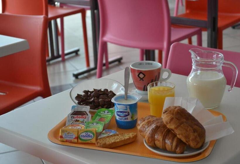 Отель Formule Club