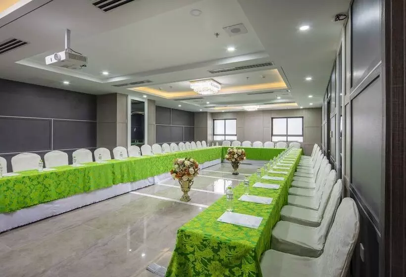هتل Bn Center