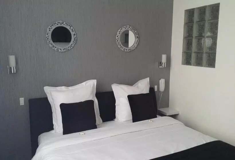 ホテル Hôtel Beausoleil