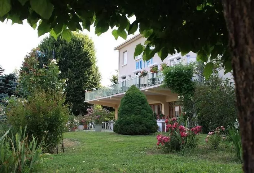 Hotelli Le Chalet Fleuri