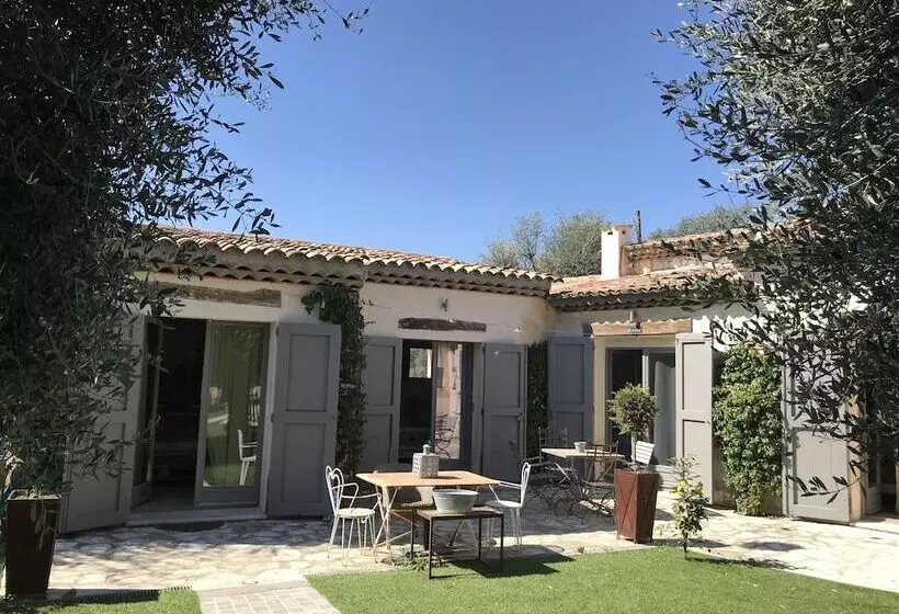 Hotelli Le Clos Des Bourges