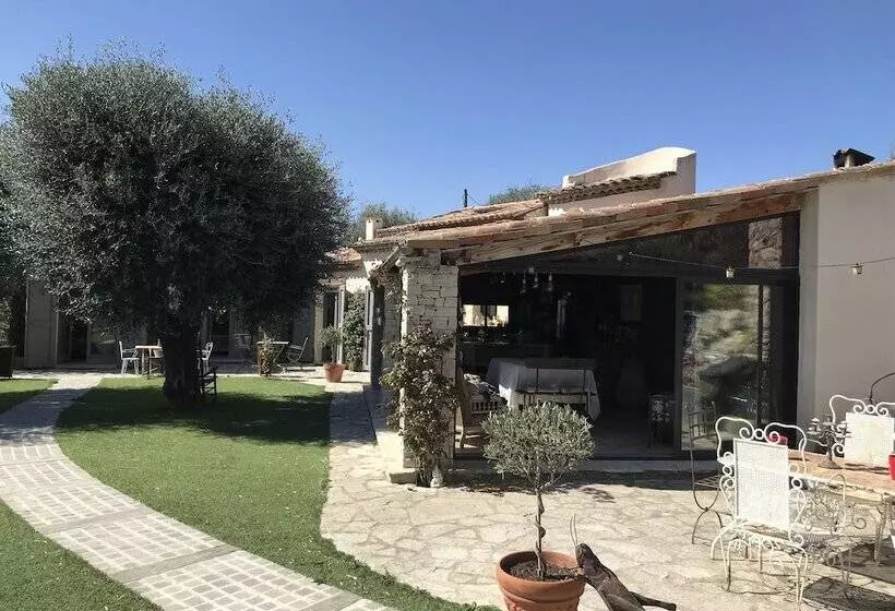 Hotelli Le Clos Des Bourges