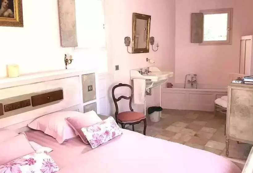 Hotelli Le Clos Des Bourges