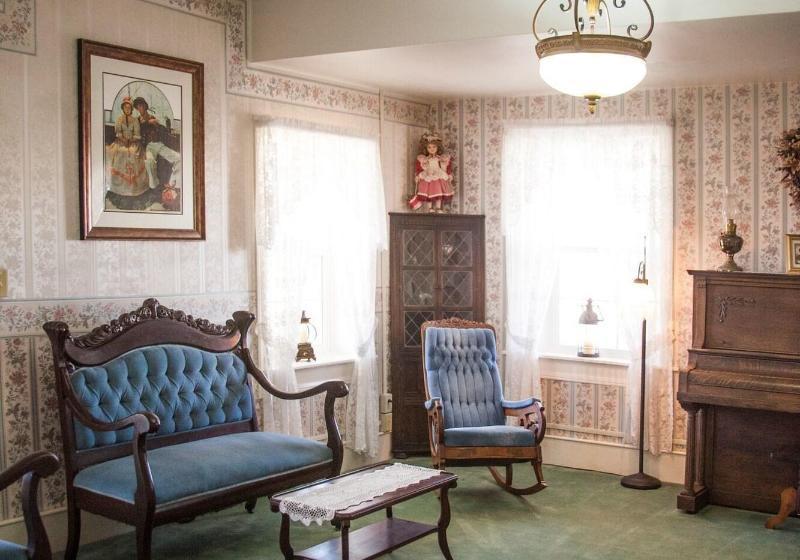 فندق Lizzie's Heritage Inn