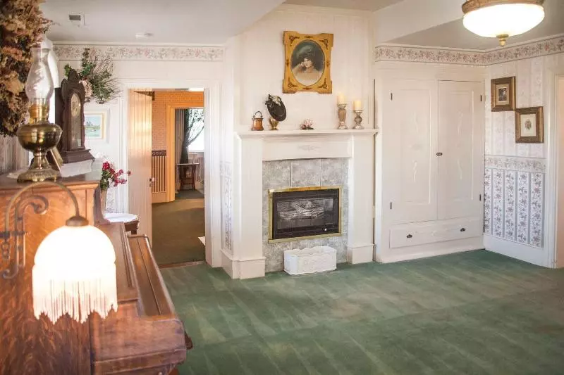 Hotelli Lizzie's Heritage Inn