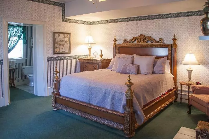 Hotelli Lizzie's Heritage Inn