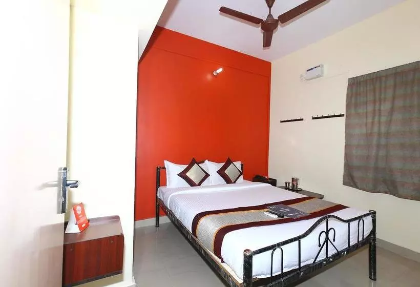 ホテル Oyo 3860 Apartment Jls Gruha