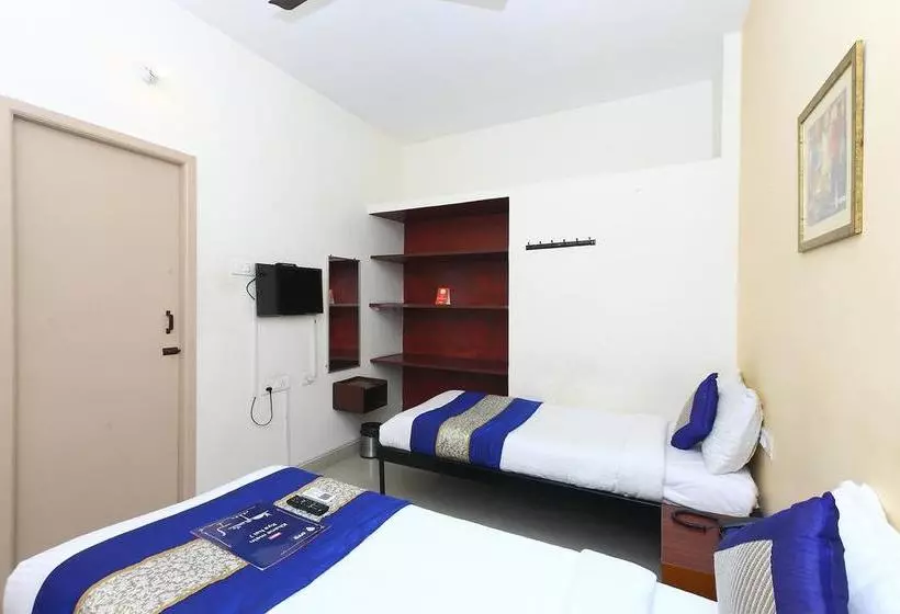 ホテル Oyo 3860 Apartment Jls Gruha